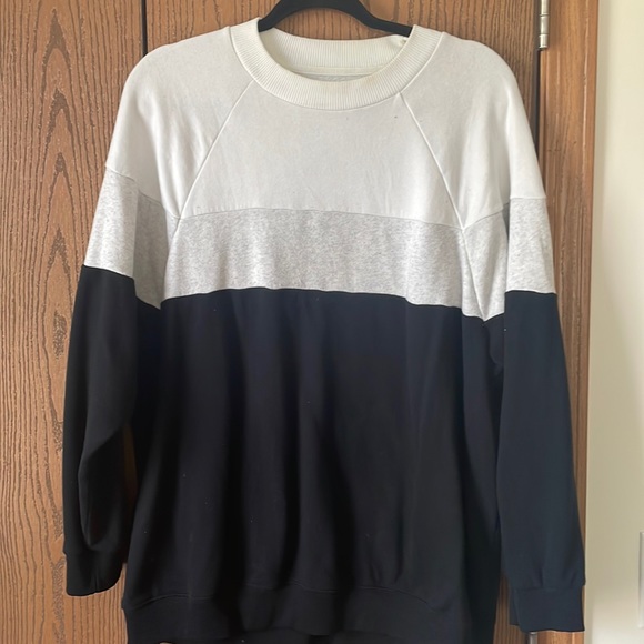 AE Sweatshirt - Picture 1 of 6